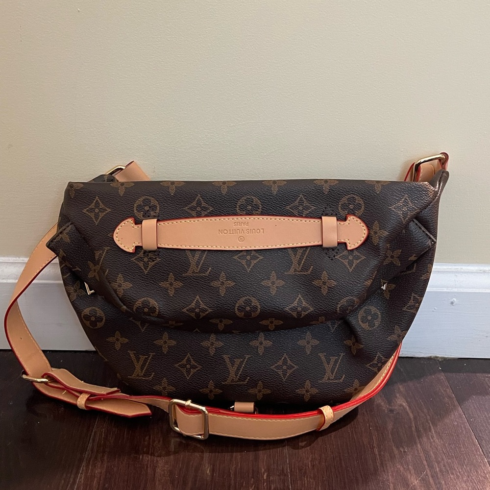 L•V Bum-bag
